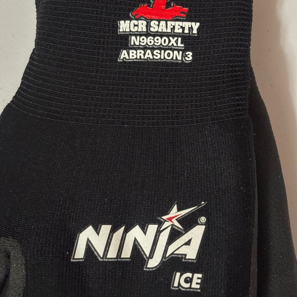 Ninja Ice Black Gloves